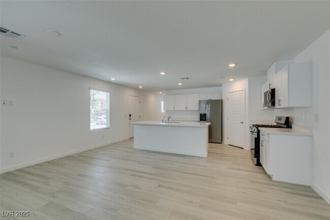 Building Photo - 6229 Mangler St