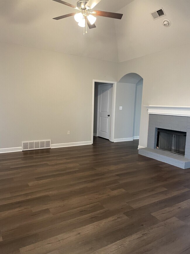 Building Photo - 10230 Adikson Dr