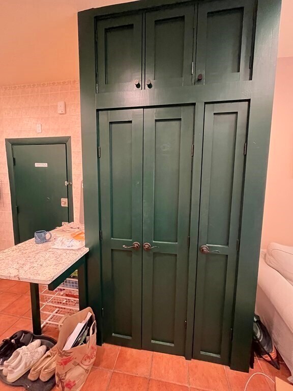 Building Photo - 521 Beacon St