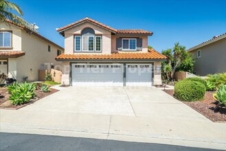 Building Photo - ***Beautiful 3 bed / 2.5 bath / 1,975 sqft House in the Vista/Shadowridge Neighborhood - Availabl...