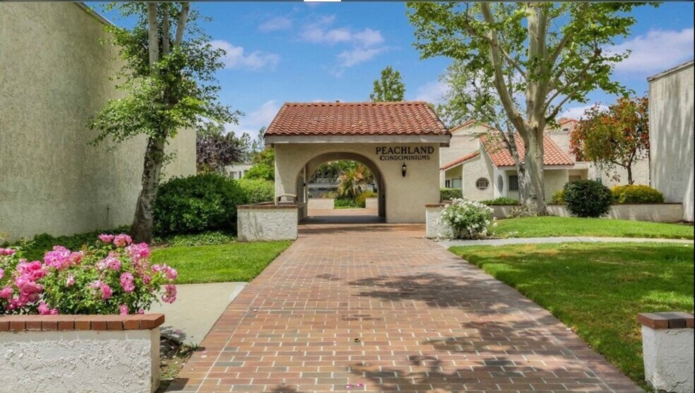 Building Photo - 25019 Peachland Ave