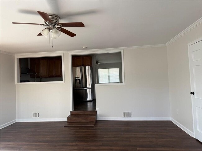 Building Photo - 3051 Fern Valley Dr SW