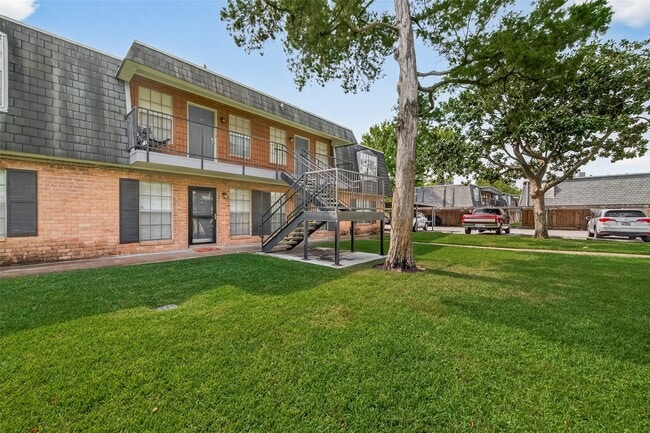 Building Photo - 9017 Gaylord Dr