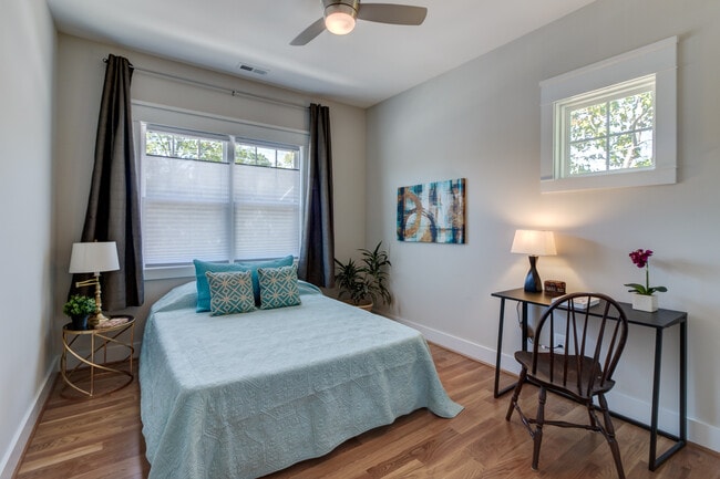 Building Photo - 703 Gerard St