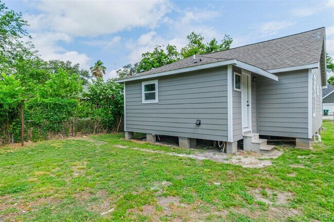 Building Photo - 3108 Memel St