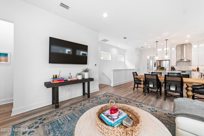 Building Photo - 2107 Gordon Ave