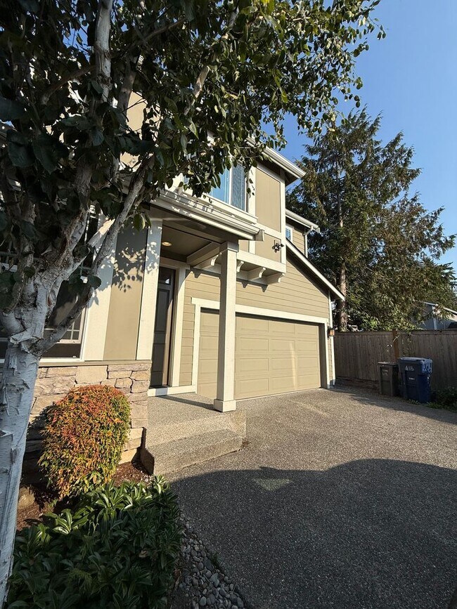 Building Photo - Modern 4 Bed, 3.5 Bath Lynnwood Home – Pri...