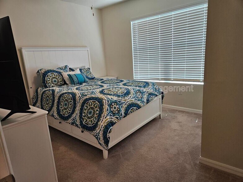 Building Photo - 16031 Enclaves Cove Dr