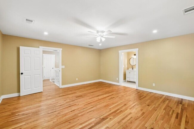 Building Photo - 2799 Brookcliff Landing NE