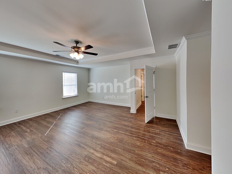 Building Photo - 401 Tributary Ln