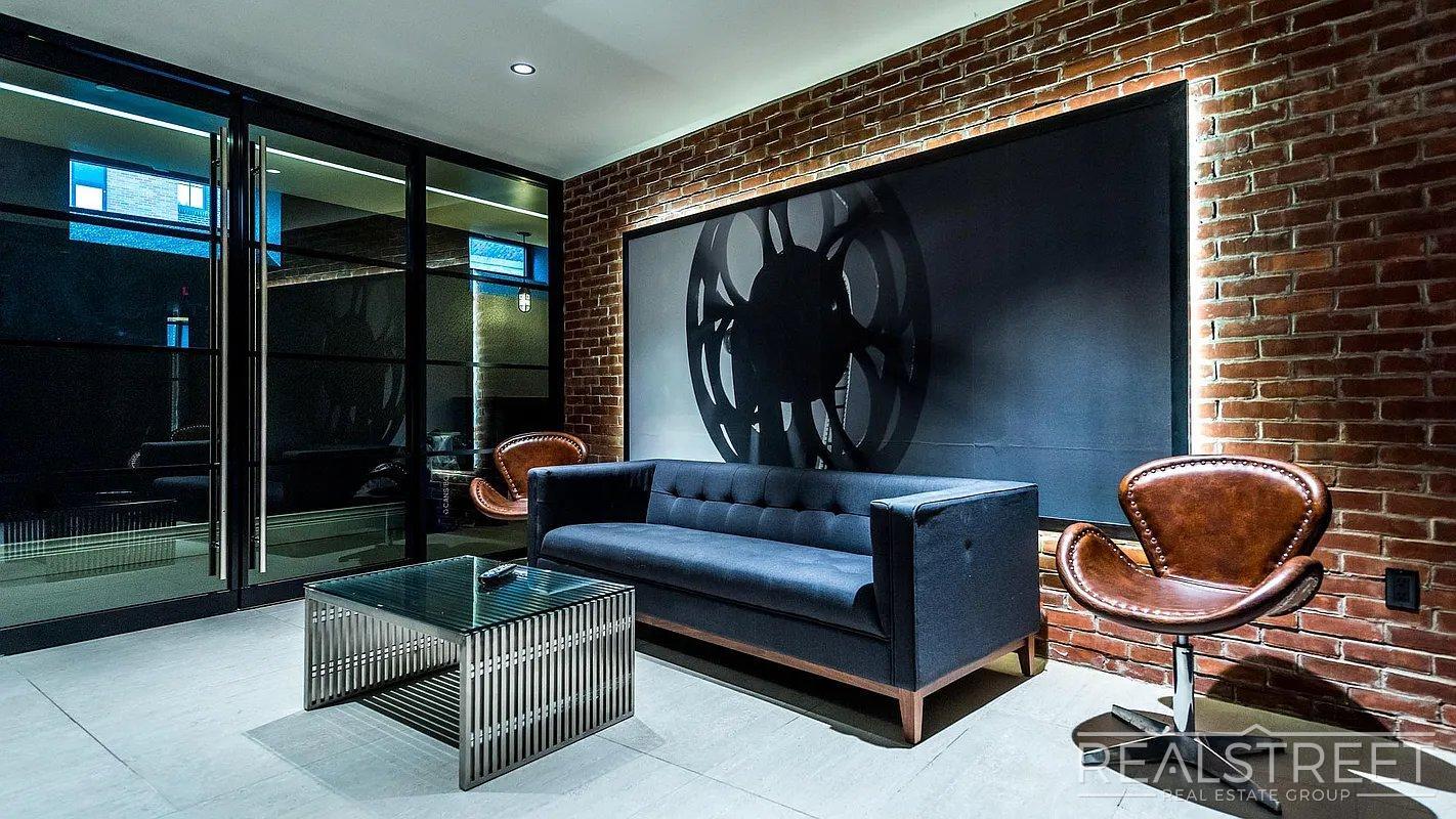 Building Photo - Ten Eyck Street