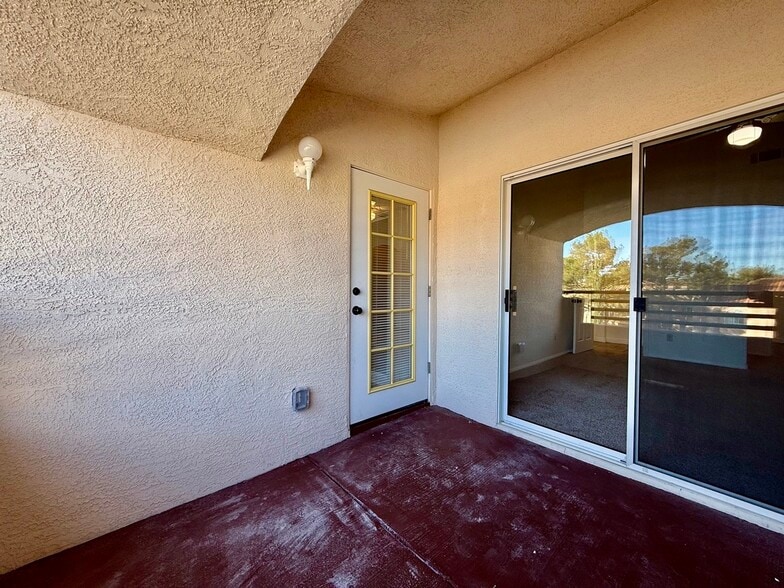 Building Photo - 3320 S Fort Apache Rd