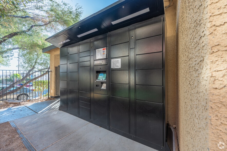 Package Locker - Fremont Villas