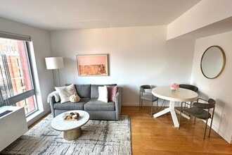 Building Photo - 555 W 23rd St