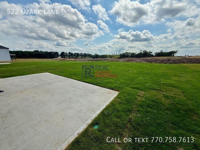 Building Photo - 522 Ozark Ln