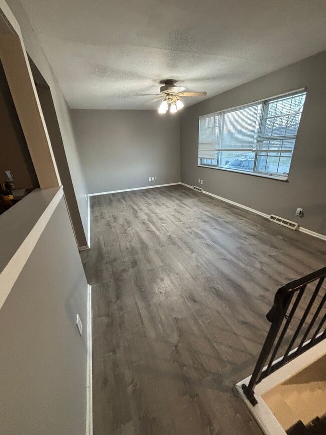 Building Photo - Spacious 4 Bedroom/ 2 Bath Home for Rent !