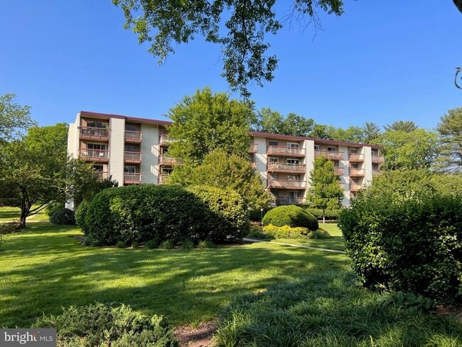 Primary Photo - 7400 Lakeview Dr
