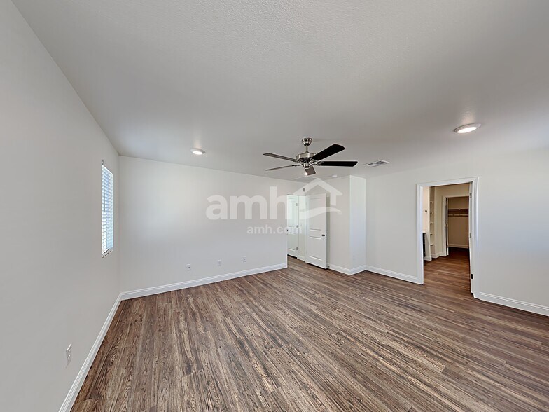 Building Photo - 712 Sienna Rising Dr