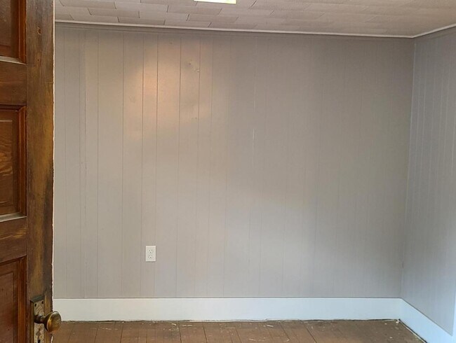 Building Photo - 202 W Butler