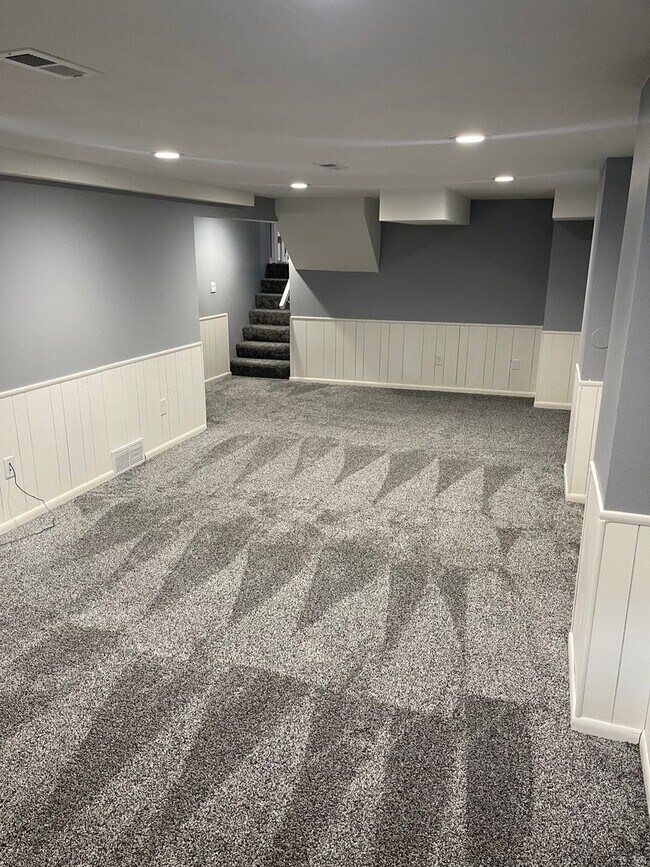 Building Photo - Executive home for rent! Excellent locatio...