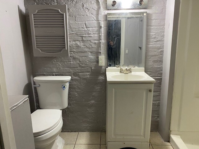Bathroom - 901 Bayard St