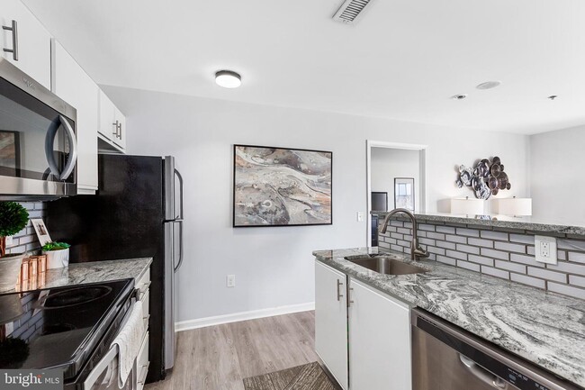 Building Photo - 2702 Lighthouse Point E