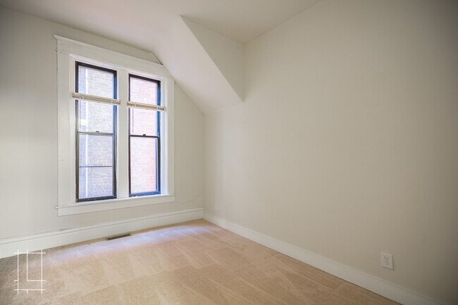 Building Photo - 812-814 Neil Ave