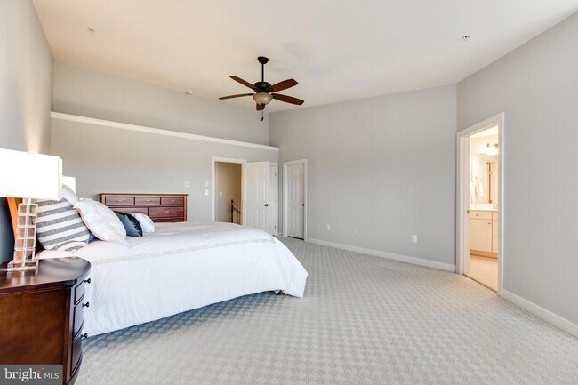 Building Photo - 2021 Crescent Moon Ct