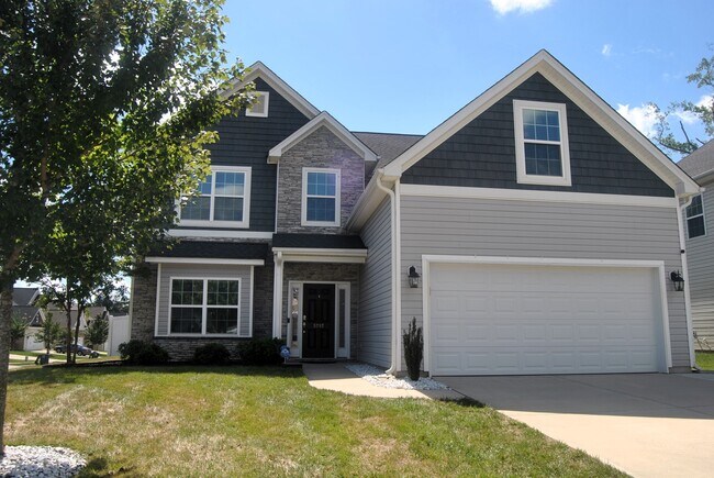 Building Photo - 5797 Highland Grove Dr