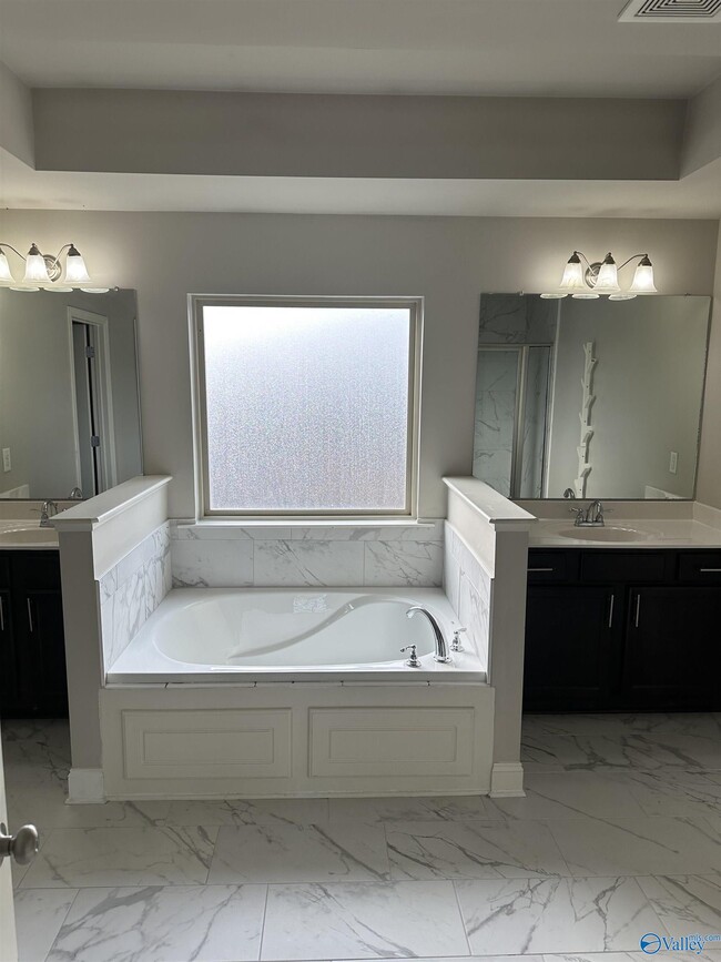 Building Photo - 517 Balsam Terrace Way