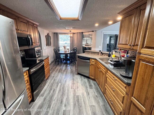 Building Photo - 5281 Aaron Ln