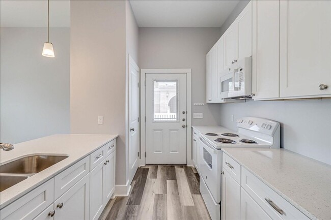 Building Photo - 5017 Moravian Dr