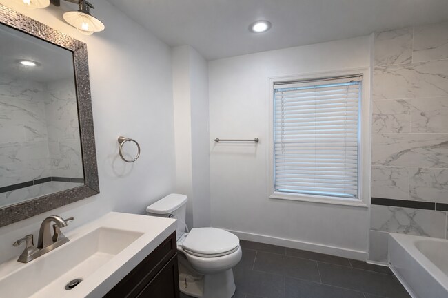 Building Photo - 2 Bedroom Single Family Home w/ Private Fenced Yard | Point Breeze