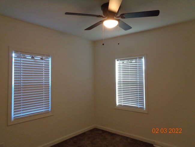 Building Photo - Cute and Cozy Ranch Style Home in East Lan...