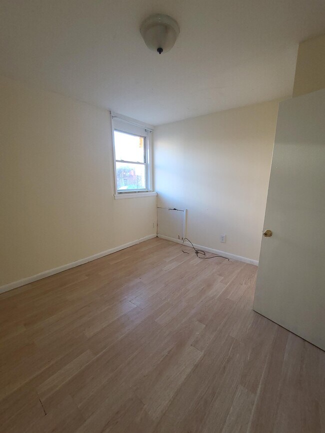 Building Photo - 6165 Delancey St