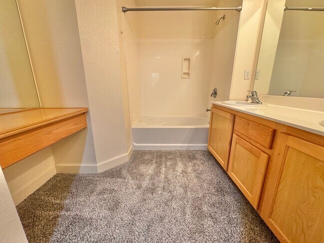 Building Photo - Guard-Gated spacious 2-Bedroom Condo Near the Las Vegas Strip