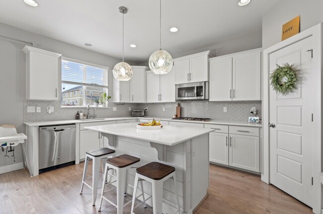Building Photo - Beautiful home for rent!