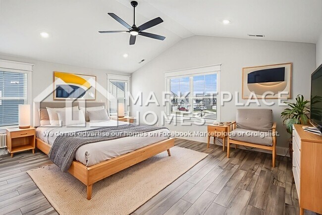 Building Photo - 556 Kingwood Ln