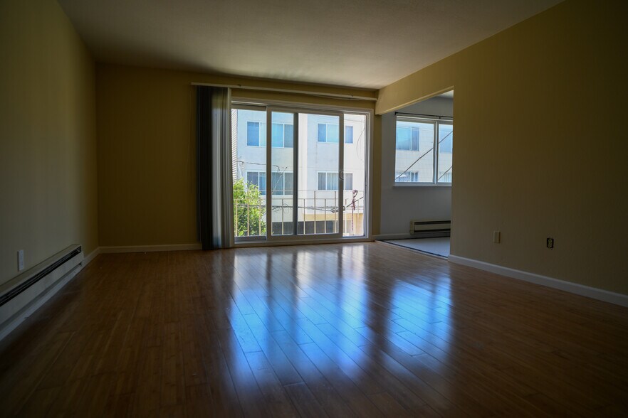 Living Room - 125 Palm Ave