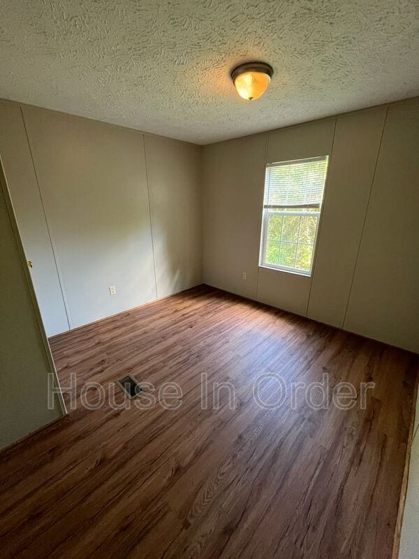 Building Photo - 117 Old Charlotte Hwy