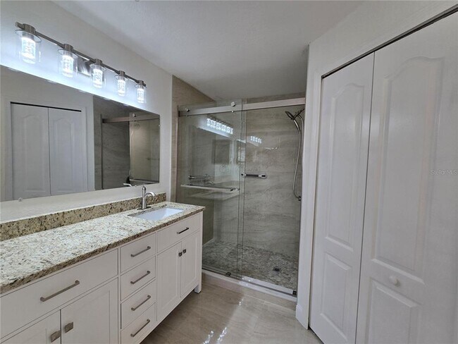 Building Photo - 4170 Central Sarasota Pkwy