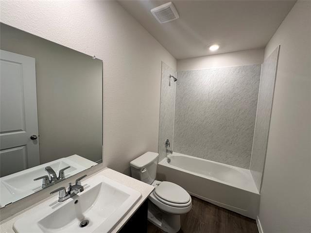 Building Photo - 1325 Brook Ln