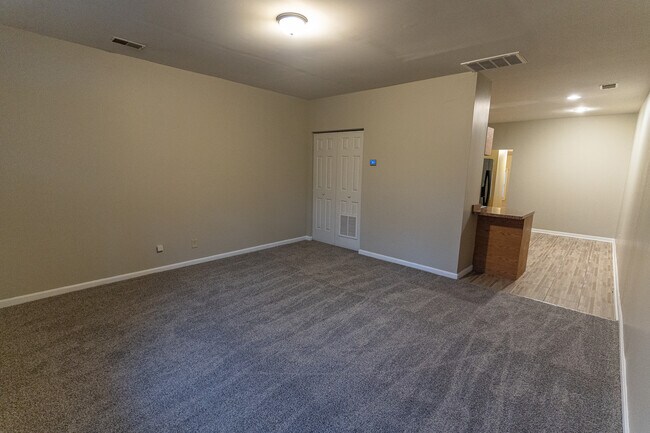 Building Photo - 161 Pope St