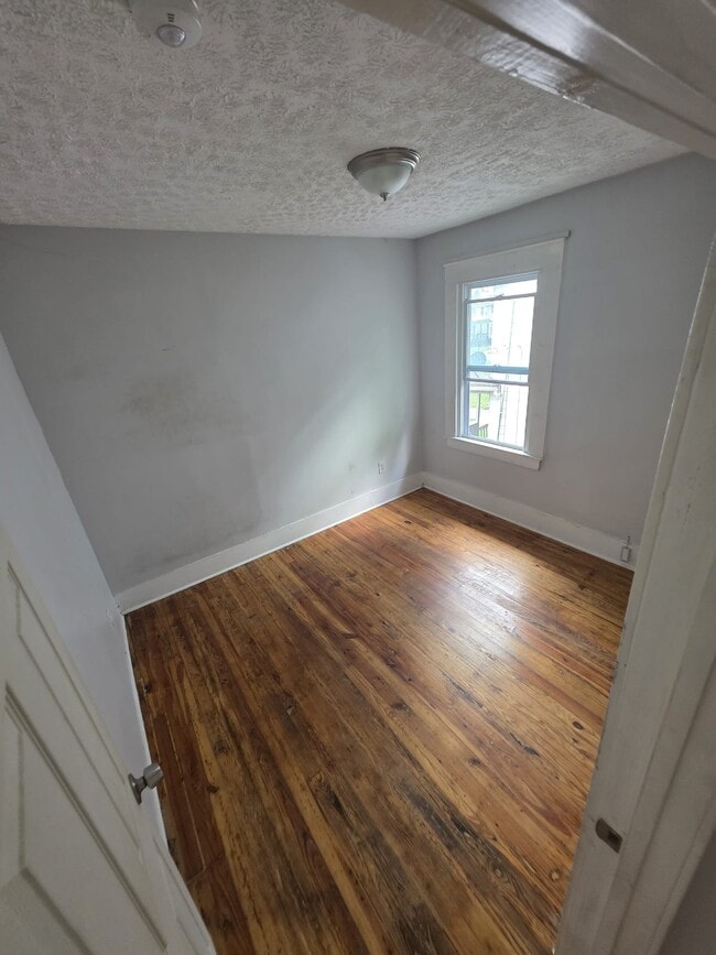 Building Photo - 364 Glenwood Ave