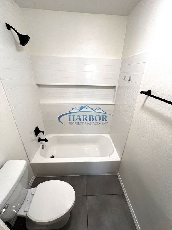 Building Photo - 1445 Brett Pl