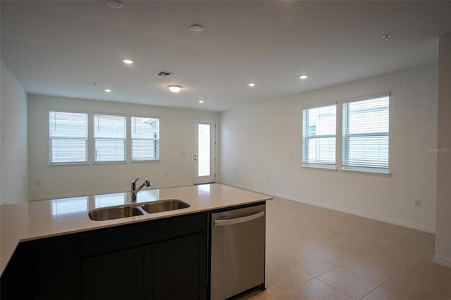 Building Photo - 4565 ORCHARD VIEW Aly