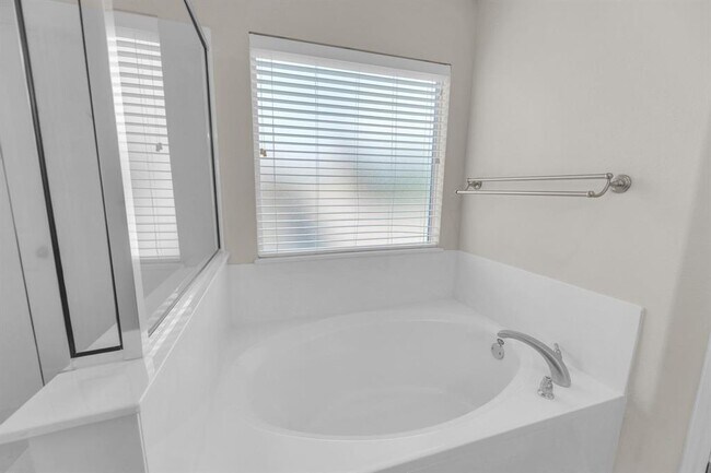 Building Photo - 3929 Vallarta Ln