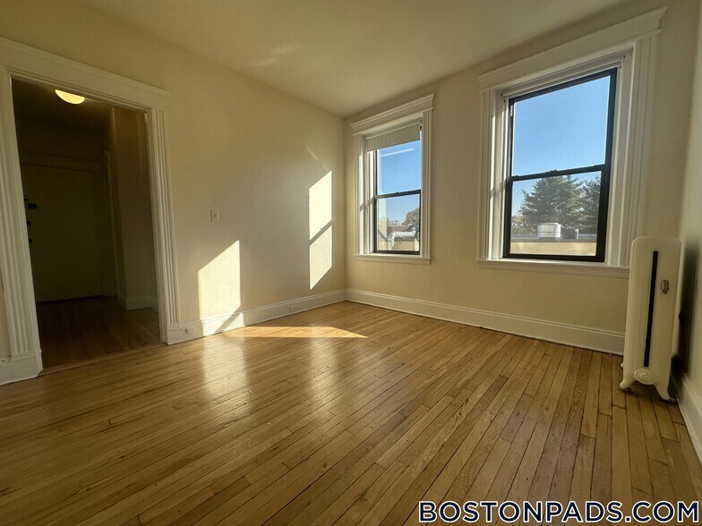 Building Photo - 1148 Commonwealth Ave