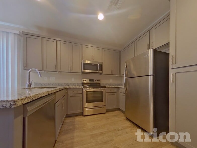 Building Photo - 2929 N 28th St