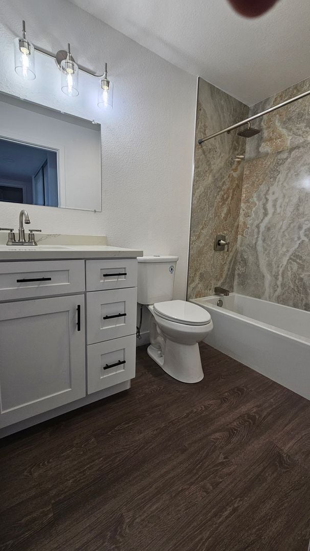 Building Photo - Beautiful 2BD 1.5BA Recently Remodeled Condo in Forest Park Plaza